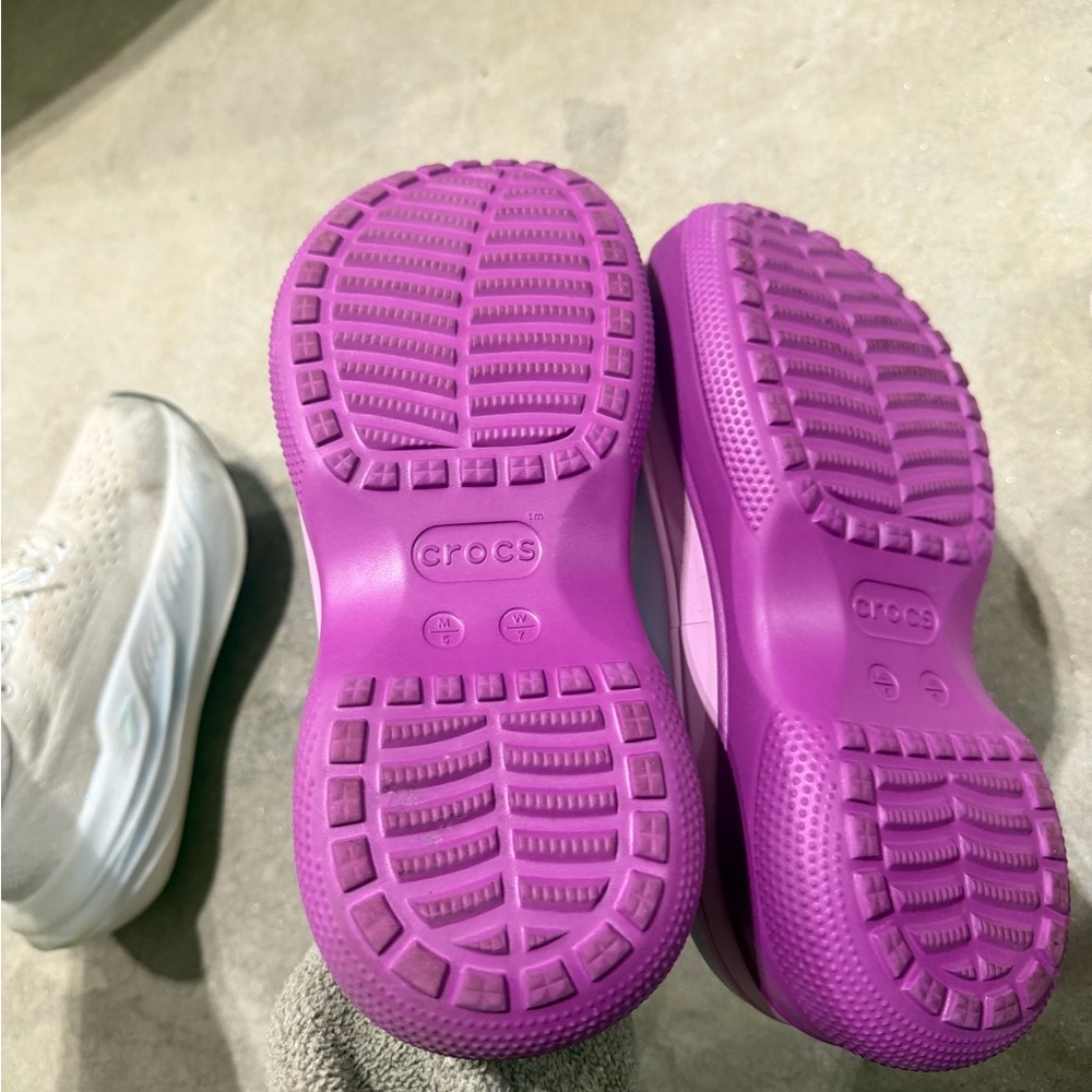 Crocs Stacked - image 1